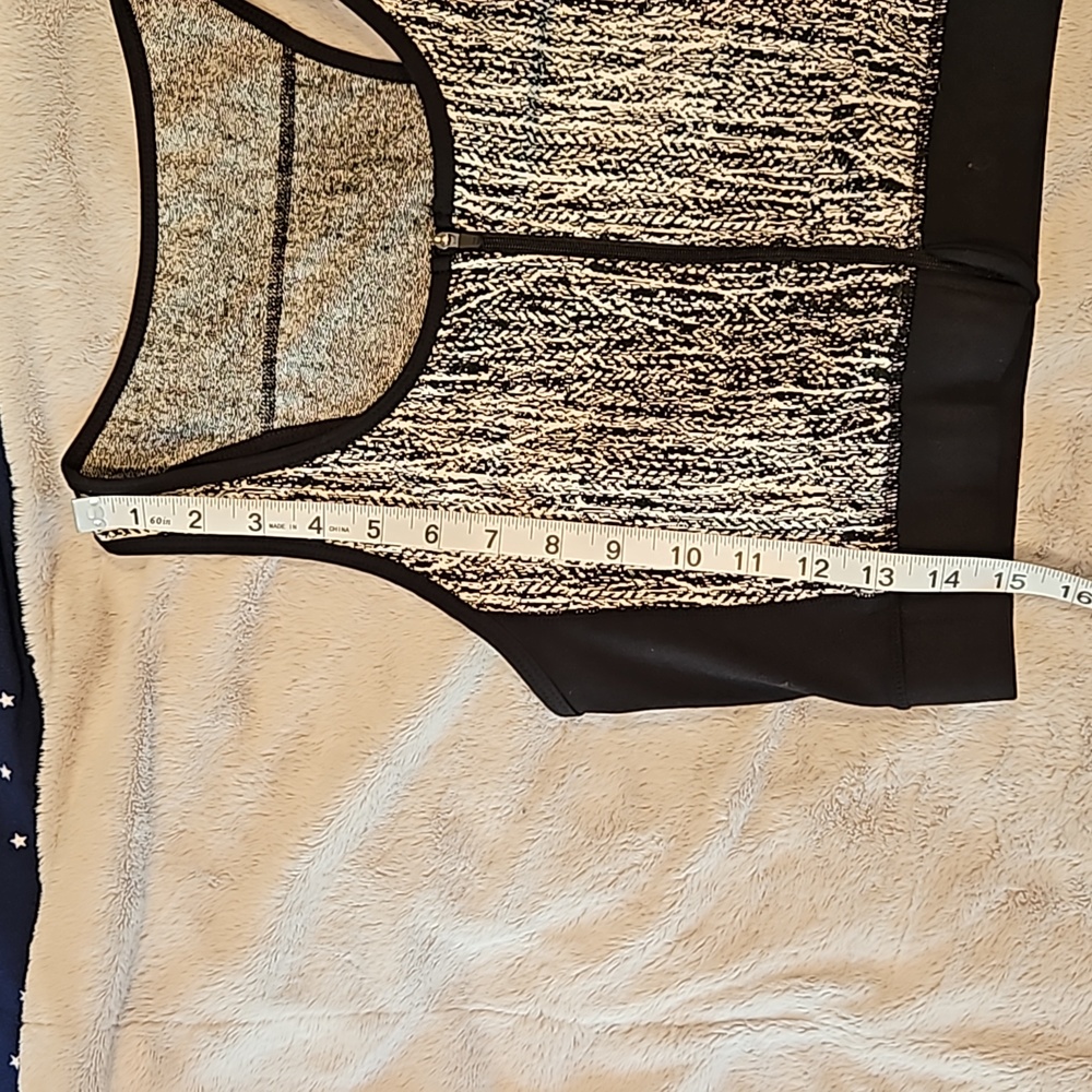 Buffbunny Black & White Jacquard Zip-front Sports Bra, Sz. M - Picture 8 of 10